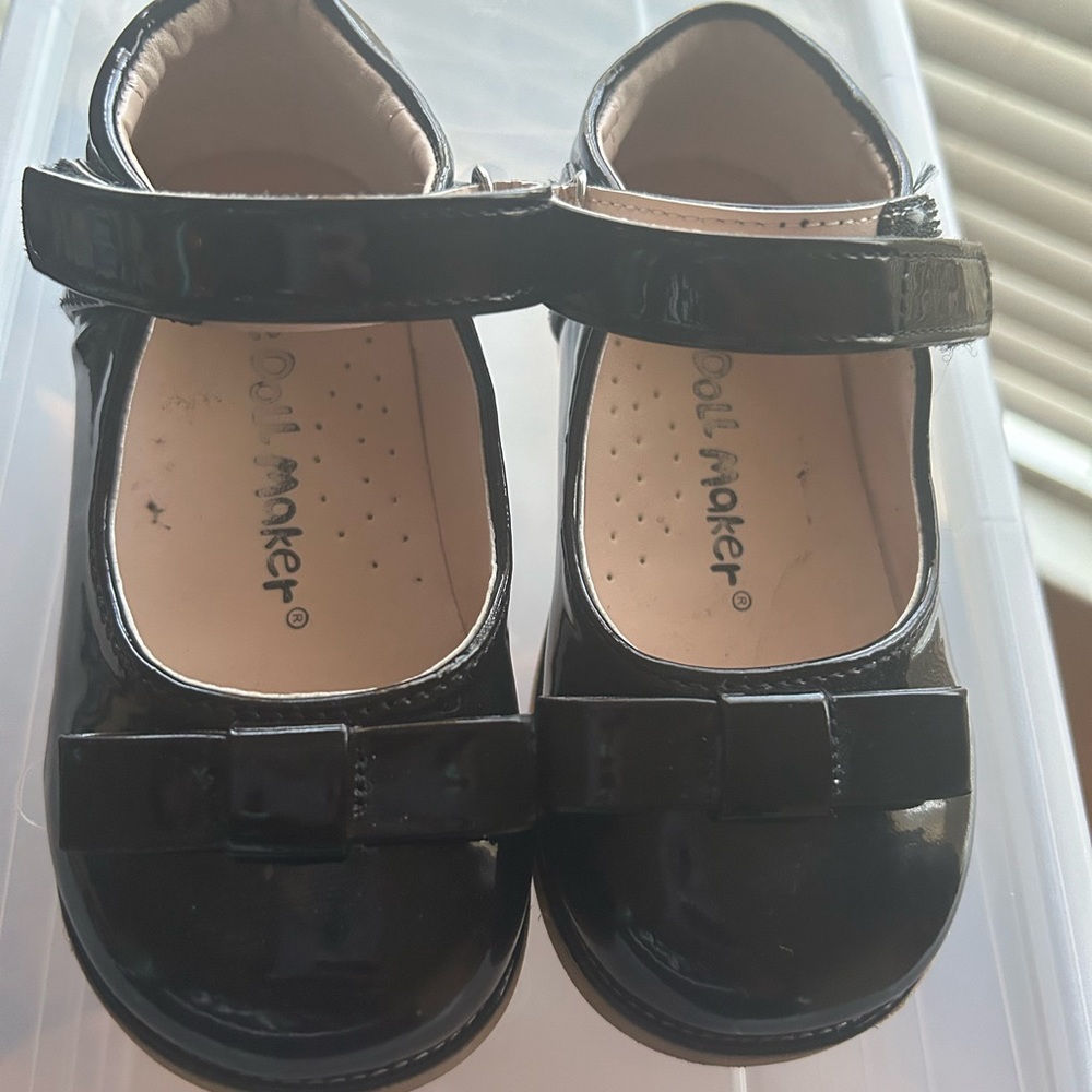 The Doll Makers Girls Toddler Mary Jane Flat Dress Shoes 8